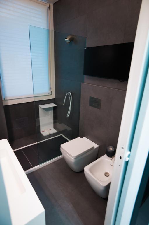 Stylish Mini In The Heart Of Milano Apartment Phòng bức ảnh