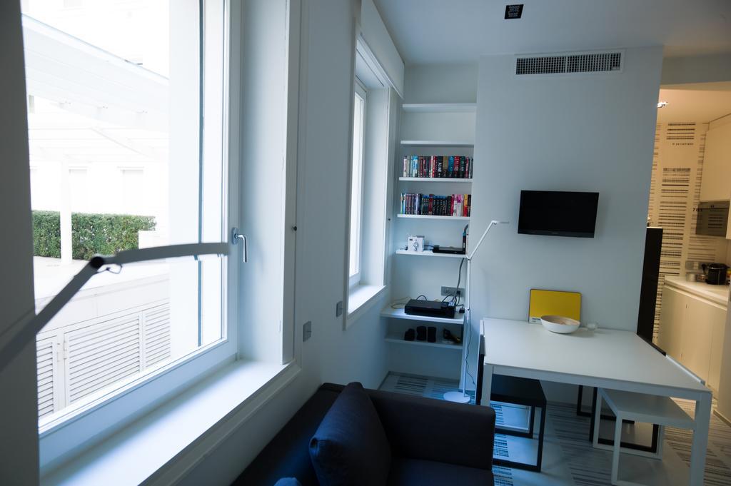 Stylish Mini In The Heart Of Milano Apartment Phòng bức ảnh